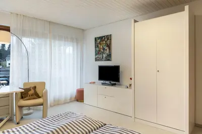 Image de Appartement de vacances moderne \"Nina\" avec vue sur les montagnes, balcon, sauna et piscine