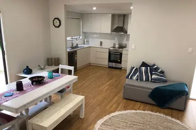 Image de Relax and Unwind at peaceful Bundeena Retreat close to beaches and bushland