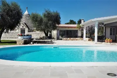 Image de Trulli Stella - Rare & Immaculate with unique outdoor kitchen (3 Bed, 2 bath)