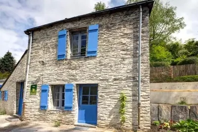 Image de Maison Authentique Bord de Rivière avec Jardin Privatif - Gîte de Pêche, Animaux sur Demande