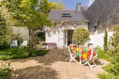 Image de Gîte rénové calme avec jardin fleuri, à proximité du canal de Nantes à Brest et de la forêt du Gâvre