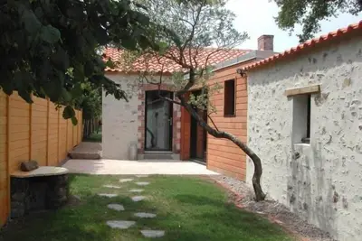 Image de Gîte Charmant avec Jardin, Proche Plages, Wifi et Activités en Famille!