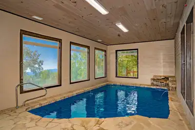 Image de Mountain Castle: Views, Indoor Pool, Home Theater, Top Amenities, near Attractions!