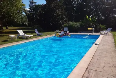Image de Gîte avec piscine et climatisation au bord du Lot