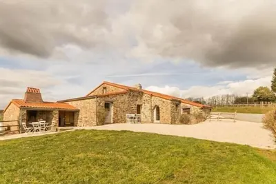 Image de Maison de vignerons avec jardin, Wifi, animaux acceptés