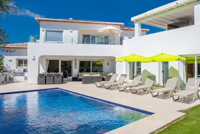 Image de Colina - villa moderne de 3 chambres - proche de la plage