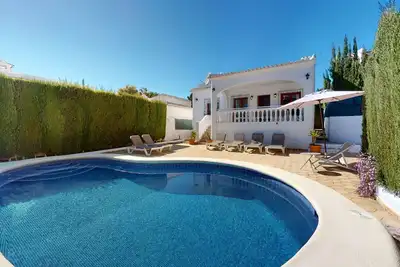 Image de Limoneros - rénovée, 3 chambres, a 5 min de la plage