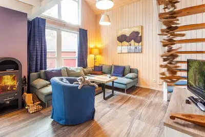 Image de Beautiful beach house with sauna, fireplace and gallery