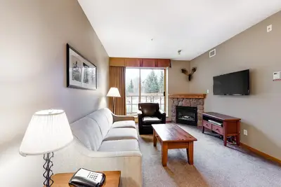 Image de Mountain view condo with hot tubs, outdoor pool & gym - walk to lifts