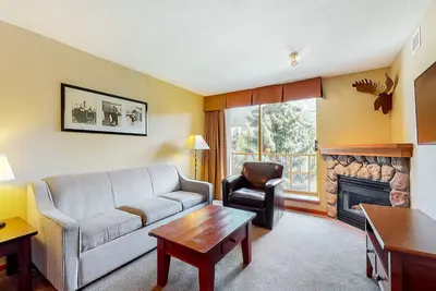 Image de Third-floor condo with pool, hot tubs & saunas - walk to the Village & lifts