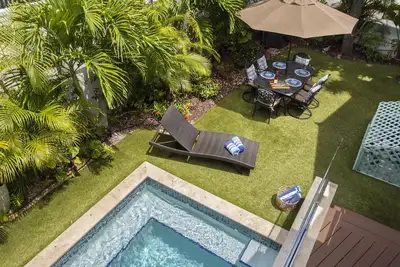 Image de Monthly Rental, Thanksgiving 25 open, block to Duval, Pool, personal resort