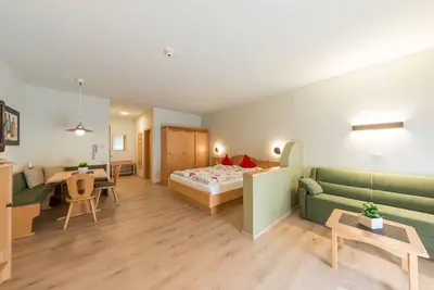 Image de Lovely studio with balcony in Obermais/Meran