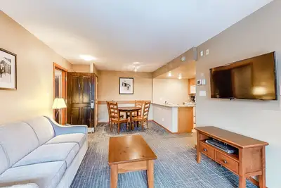 Image de Third-floor getaway with heated pool, hot tubs, gym & saunas - walk to lifts