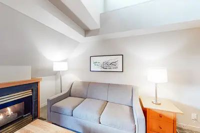 Image de Sixth-floor studio with fireplace & gym - right in the Village, walk to lifts