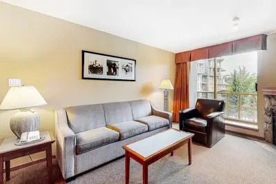 Image de Relaxing, 3rd-floor condo with mountain view, pool & hot tubs - walk to lifts