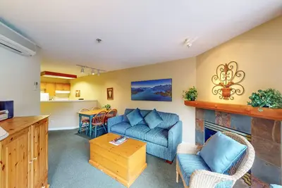 Image de Third-floor condo with balcony, ski view - walk to lifts