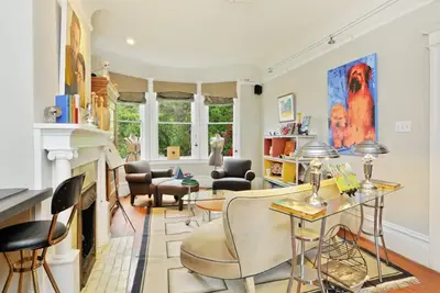 Image de Stunning Home on Liberty St w Views-Business Ready