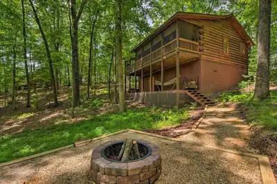 Image de 'Pinot & Pine' Chic Log Cabin ~ 5 Mi to Blue Ridge
