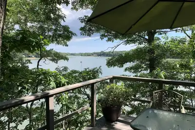 Image de Rustic Mattituck Waterfront Home w\/ Pool & Private Dock