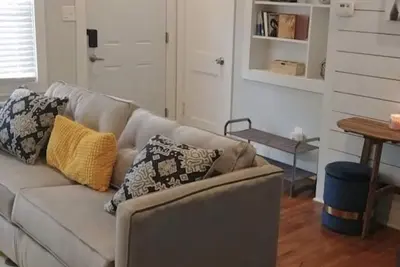 Image de Cool City Cottage (Mins From Airport/City) 2b 1b
