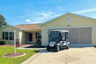 Image de Prime Location - between Sumter Landing and Spanish Springs - Golf Cart