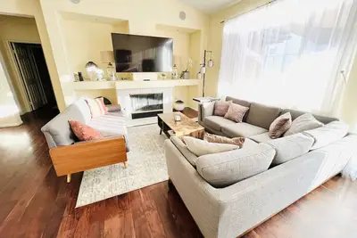 Image de 1-Story Cottage 6-min to Beach & Old Town Ventura