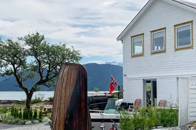 Image de Serenite en bord de mer a Hardangerfjord-By Traum