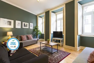 Image de Central Apt w\/Patio up to 17guests by Central Hill