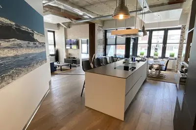 Image de Luxury apartment right by the sea