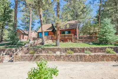 Image de Big Bear Retreat - 2 Fireplaces, Deck, Barbecue, Fenced Yard