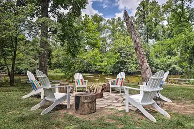 Image de Outdoorsmen’s Paradise on River w/ Fire Pit!
