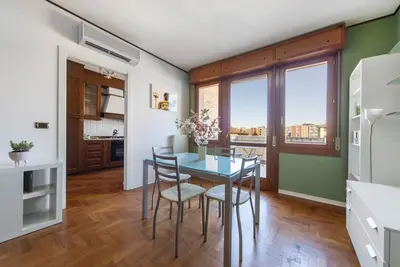 Image de Ur-Nest Saffi. Ur-Nest SaffiUR-Nest SaffiUR-Nest SaffiUR-Nest SaffiUR-Nest SaffiUR-Nest. . .