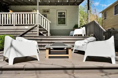 Image de Beautiful + Roomy Home | Close to Everything
