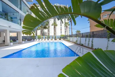 Agréable appartement pour 4 personnes avec Wifi, piscine, climatisation, Tv et terrasse