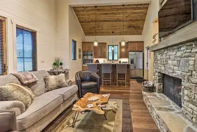 Image de Hike, Fish & Relax: Rural Craftsman in Glenville!