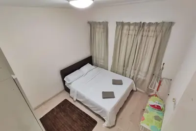 Image de Simple house in the city