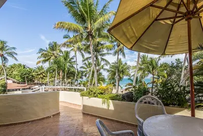 Image de Top-floor penthouse in beachfront residence, pool, sea views, near all!