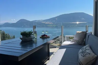 Image de Lake Views, King Loft, Dog Friendly Heated Pools Beach Aqua Prk Sleeps 8