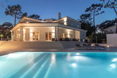 Large elegant Villa overlooking Golf Course with large outdoor Bbq and Pool area
