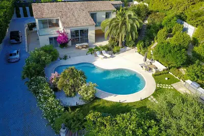 Image de Luxurious 4 bedroom New Villa with pool
