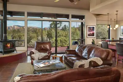 Image de Walls of Glass - Panoramic Views, Hot Tub, Fire Pit Under the Stars