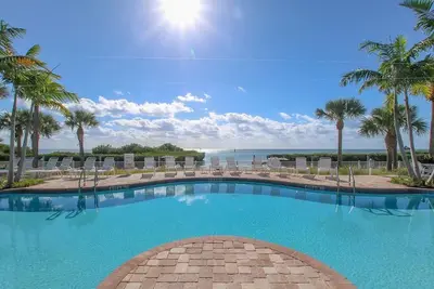 Image de Oceanside Resort. . . Oceanview unit with kayaks, paddleboards and walk in beach!