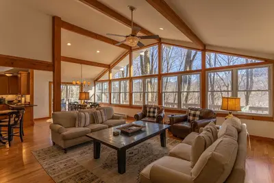 Image de Elk Horn Lodge Large multi-family 2-level house in Sugar Mountain & slope side views. Dog friendly!