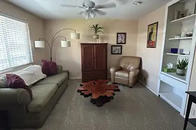 Image de Adorable Midtown Condo