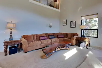 Image de Deluxe Condo with Fireplace (Unit 623 at 1849) by RedAwning