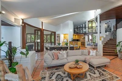 Image de 20 Little Cove 4 Bed Lux Home + Pool