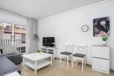 Image de Central gem in Los Boliches Soho with wifi and tv by Costarentals - Ref 77