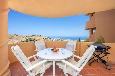 Image de El Porton bright apartment in Calahonda by Costarentals - Ref 95