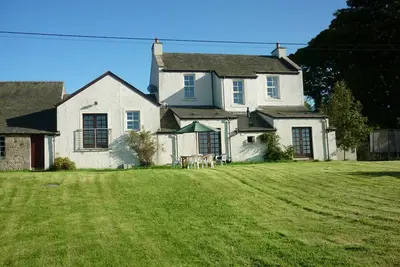 Image de Perfectly located for The Pentlands. It also has easy access to the city.