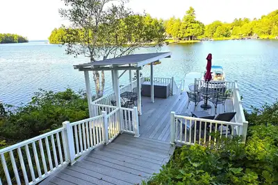 Image de Tranquil, serene Sebago Lakefront House on 2 wooded acres - 300ft waterfront!